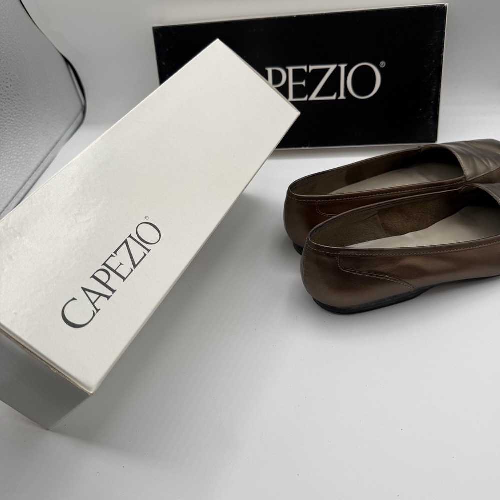 Capezio Shoes Womens Size 7.5 Bronze Jenny Slip On Loafer Flats Comfort - Picture 14 of 15